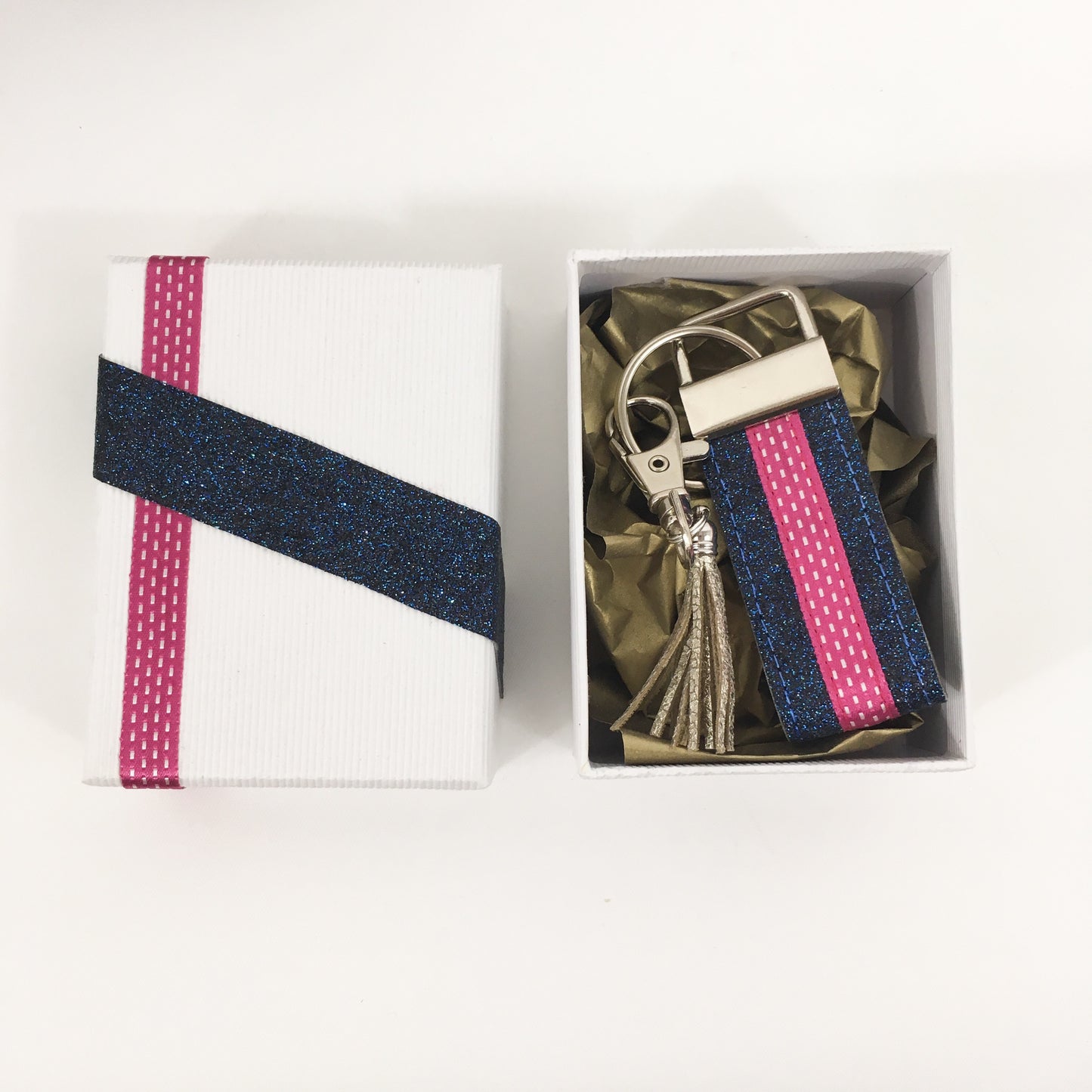 Bijou de sac / porte clefs avec sa boite assortie