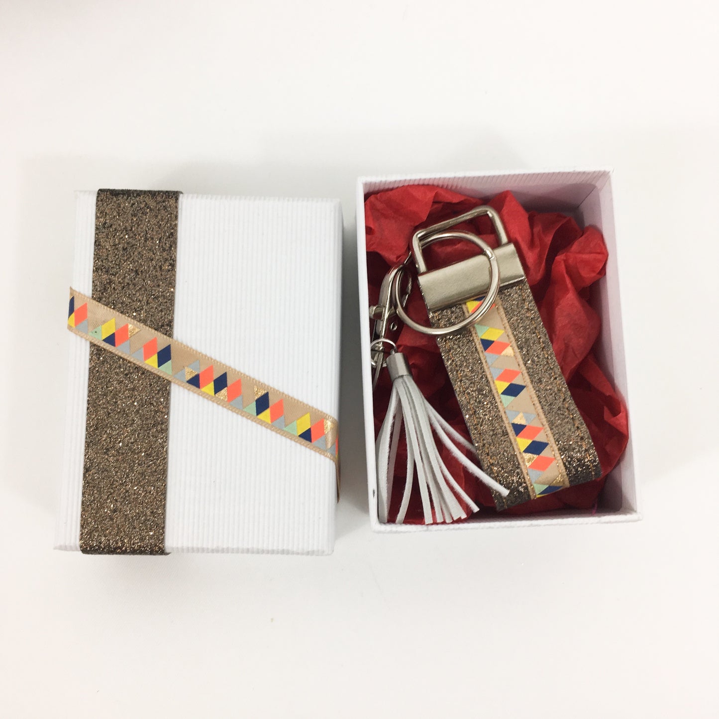 Bijou de sac / porte clefs avec sa boite assortie