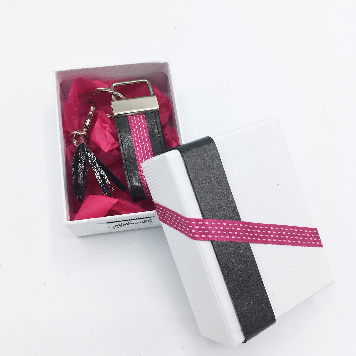 Bijou de sac / porte clefs avec sa boite assortie