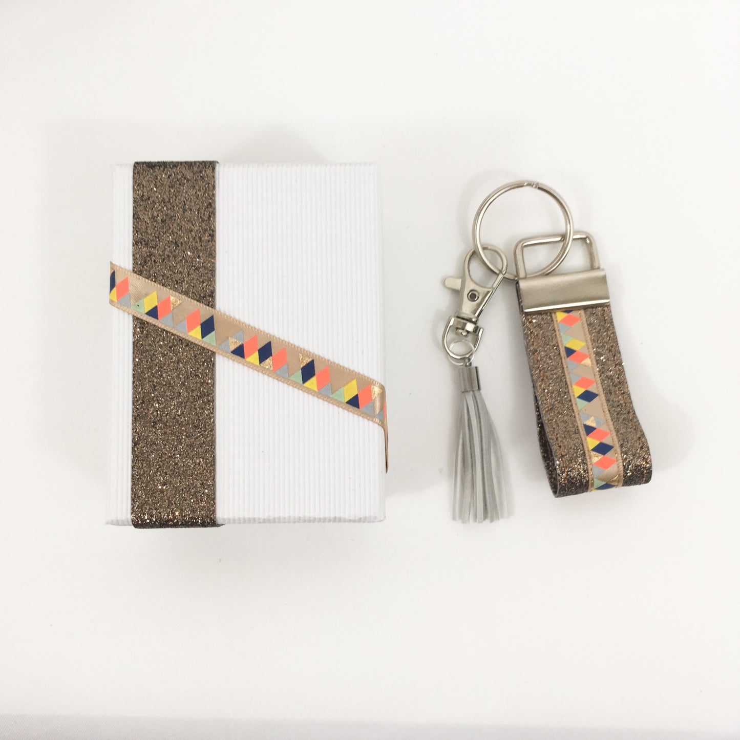 Bijou de sac / porte clefs avec sa boite assortie
