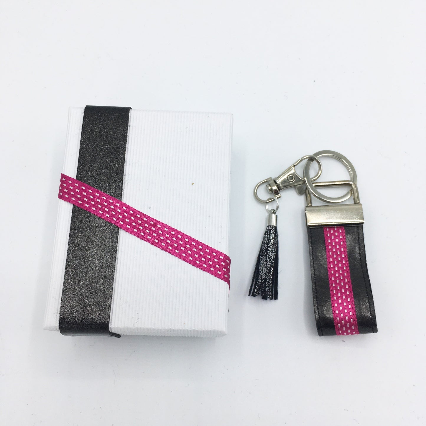 Bijou de sac / porte clefs avec sa boite assortie